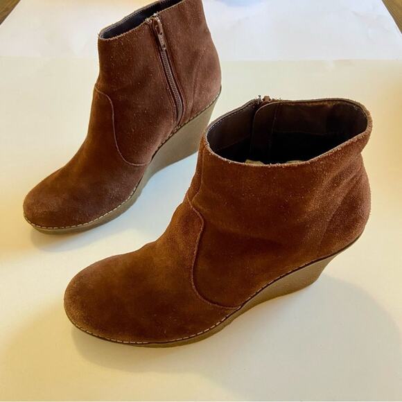 SOLE SOCIETY Gwen russet womens brown suede round toe wedge ankle zip booties - Picture 1 of 10
